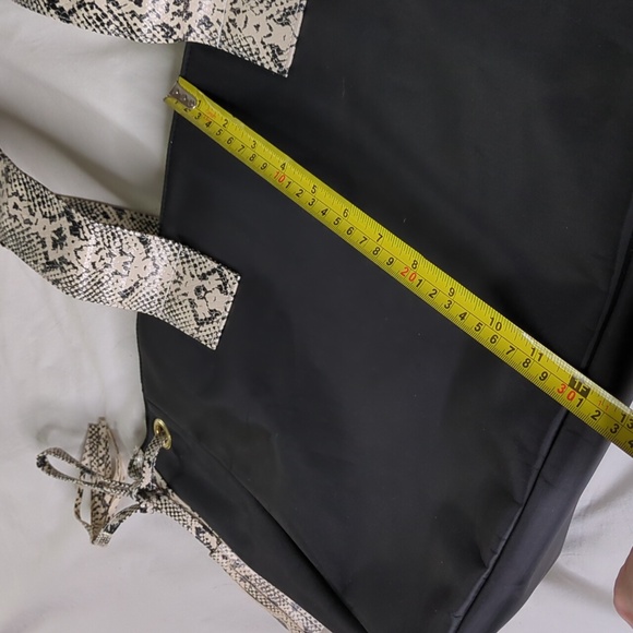 Large Guang Tong handbag with snake print handles and trim. - Picture 7 of 9